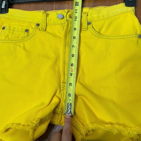 Levi’s 501 Button Fly High Waist Cut Off Fray Yellow Denim Shorts Size 31 - Picture 8 of 14